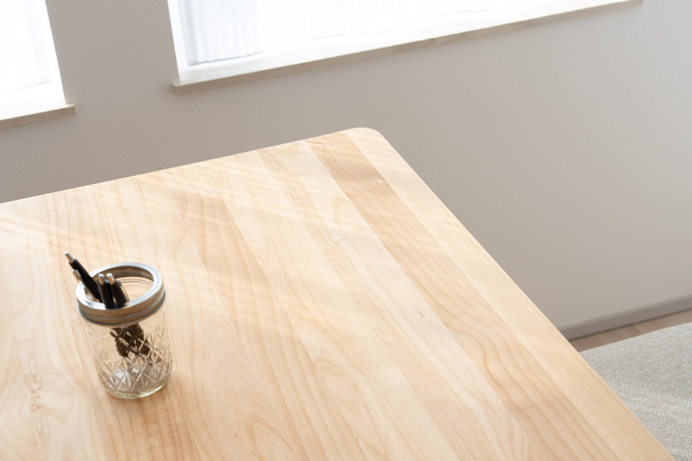 家具選びもトーンと質感にこだわって